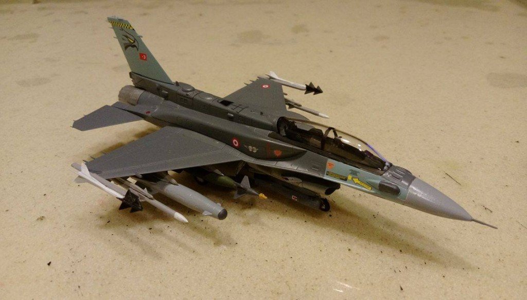 筆者製作的 土耳其空軍 F-16D 戰機，據傳 埃爾多安 的 專機一度遭F-16鎖定